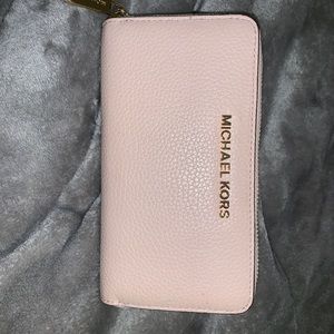 Micheal Kors wallet